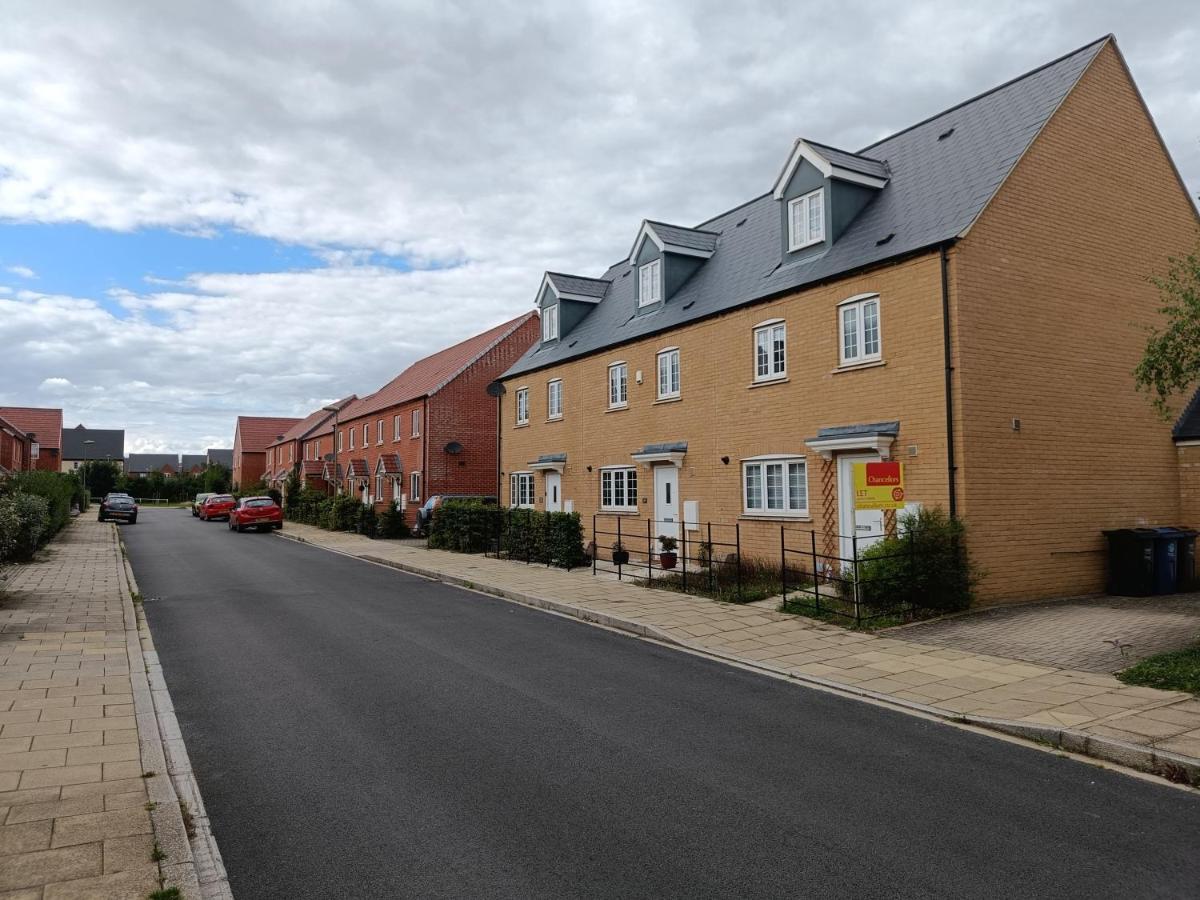 3 Bedroom Townhouse Near Bicester Village Exteriör bild