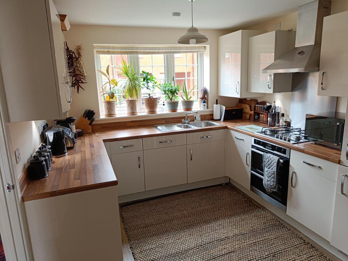 3 Bedroom Townhouse Near Bicester Village Exteriör bild