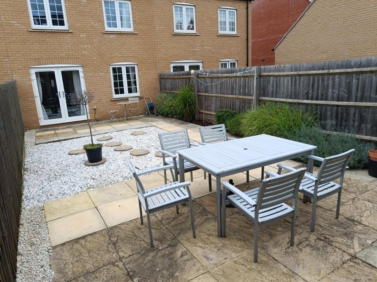 3 Bedroom Townhouse Near Bicester Village Exteriör bild