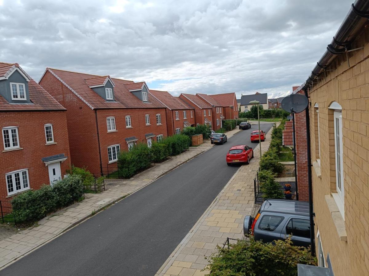3 Bedroom Townhouse Near Bicester Village Exteriör bild